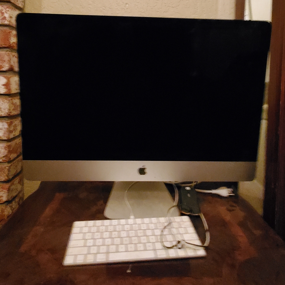 SOLD Apple computer